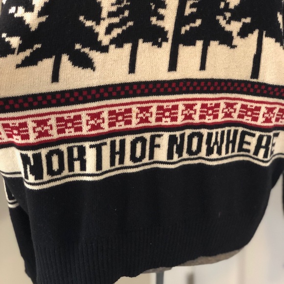 Men’s American Eagle Sweater - Picture 2 of 5